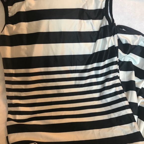 NWT Black and white tripped Maxi Dress - Picture 3 of 6